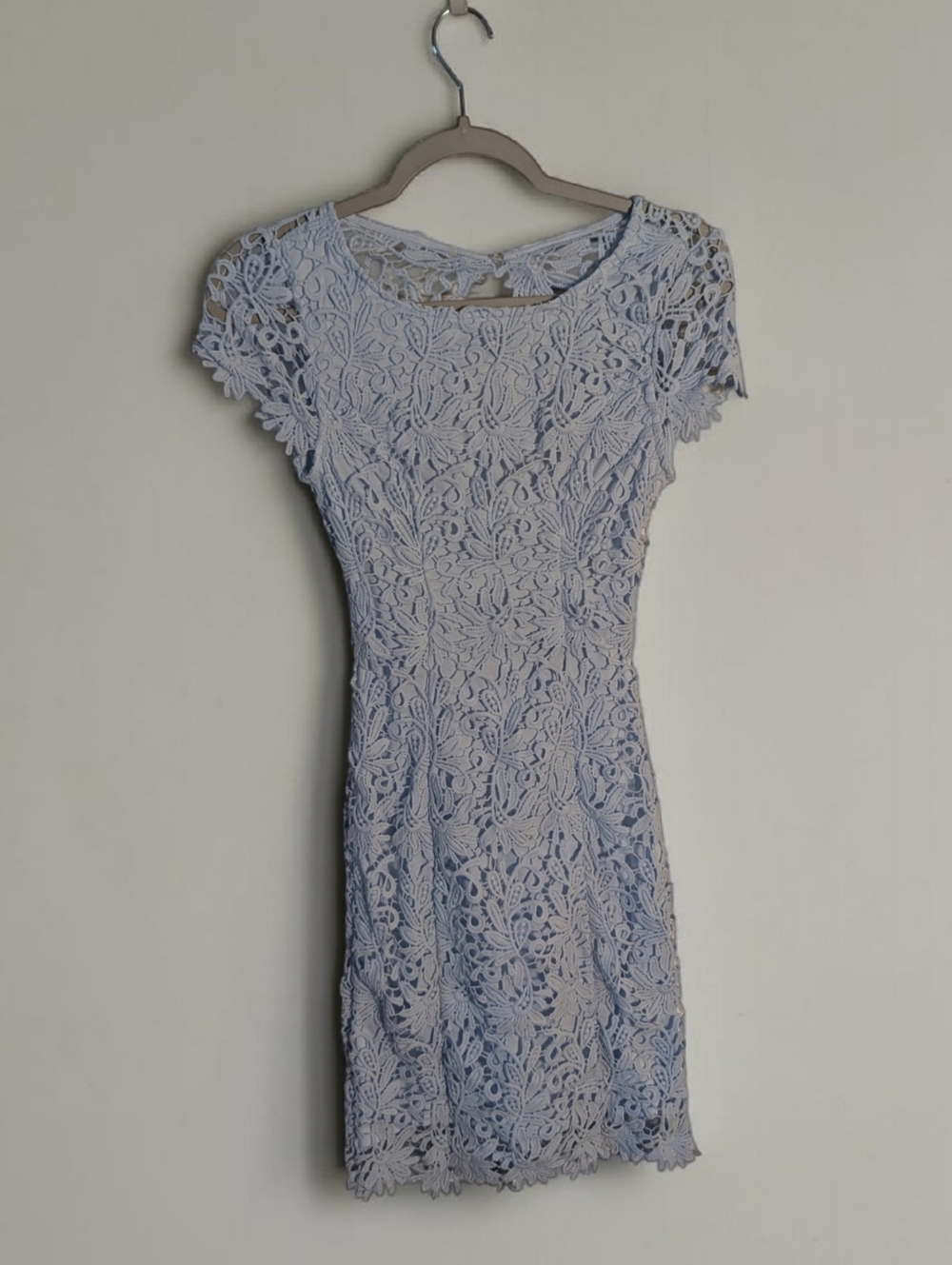 Lulu's XS Light Blue Backless Lace Dress